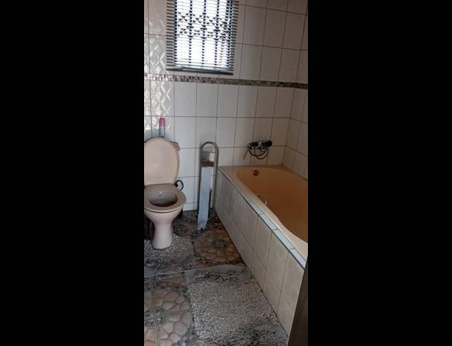 1 BEDROOM HOUSE FOR SALE IN ITSOSENG